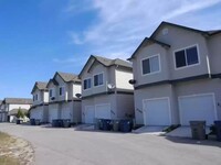 Fallingbrook Townhomes in Boise, ID - Building Photo - Building Photo