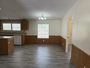 7831 NW 166th St in Trenton, FL - Building Photo - Building Photo