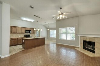 1906 Melissa Oaks Ln in Austin, TX - Building Photo - Building Photo
