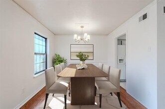 3325 Shady Hollow Ln in Dallas, TX - Building Photo - Building Photo