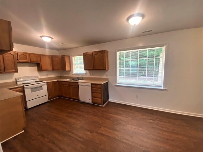 4661 Murray Rd in Winston-Salem, NC - Building Photo - Building Photo