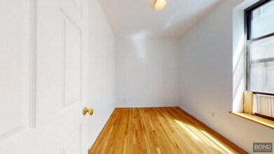 68 E 1st St in New York, NY - Building Photo - Building Photo