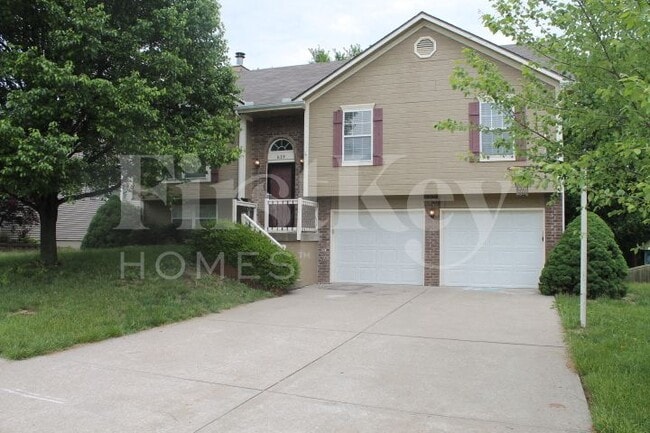 property at 619 N Crest Dr