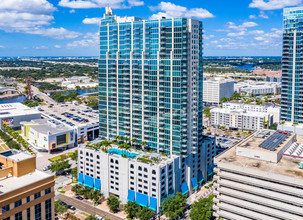 Skypoint Condominiums in Tampa, FL - Building Photo - Building Photo