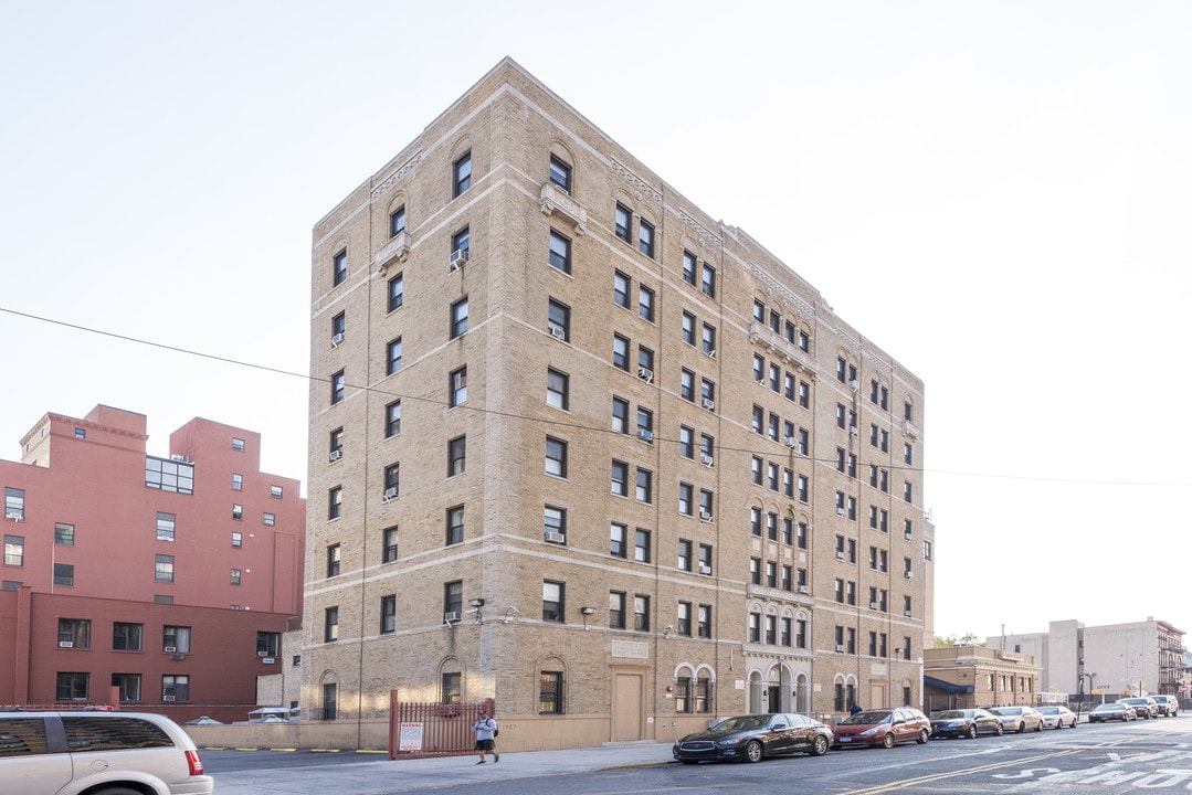 480 Saint Marks Ave in Brooklyn, NY - Foto de edificio