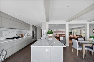 865 Quivera St in Laguna Beach, CA - Foto de edificio - Building Photo