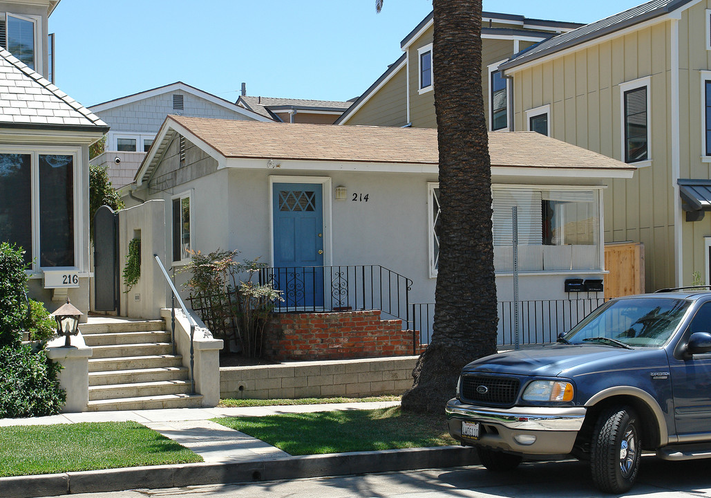 214 Marguerite Ave in Corona Del Mar, CA - Building Photo