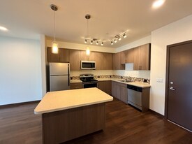 580 8th Ave NE in Issaquah, WA - Building Photo