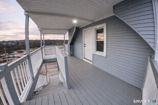 69 W Liberty St in Waterbury, CT - Building Photo