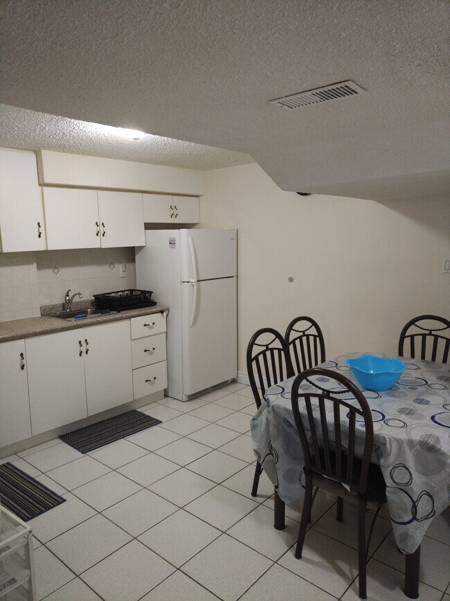 58 Morningview Trl in Toronto, ON - Building Photo - Building Photo