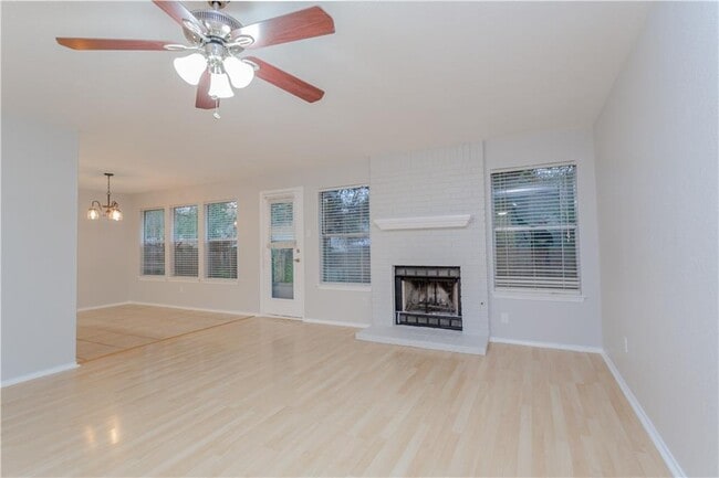 13207 Vendrell Dr in Austin, TX - Building Photo - Building Photo