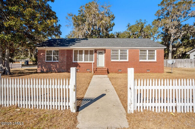 property at 1115 Emmons St