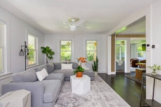 19 Three Mile Harbor Rd in East Hampton, NY - Building Photo - Building Photo
