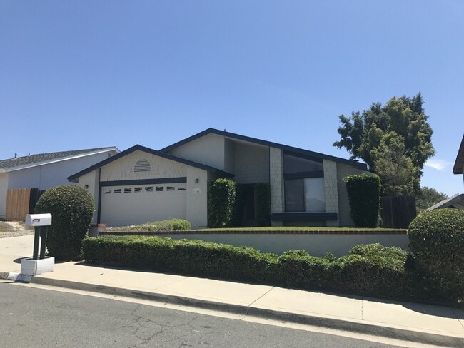 1606 Boulder Creek Rd in Oceanside, CA - Building Photo - Building Photo