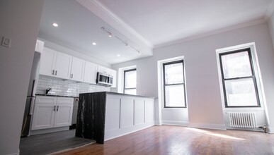 409 E 50th St in New York, NY - Building Photo - Interior Photo