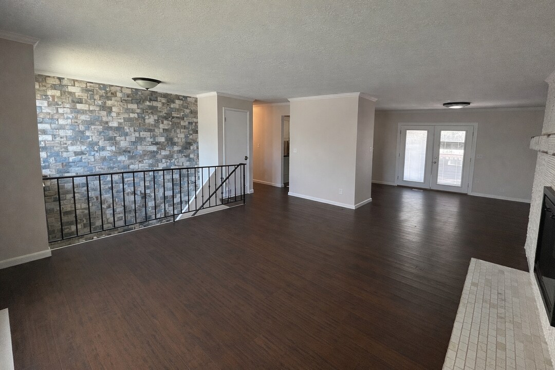 1001 E 300 S in Kaysville, UT - Foto de edificio