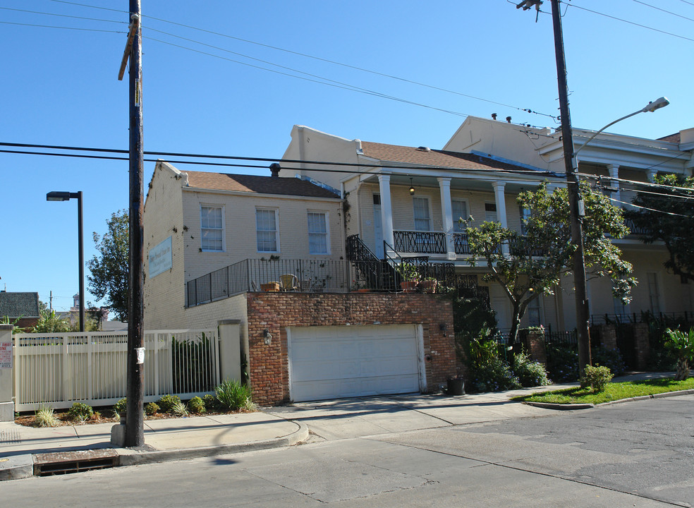 1527 Josephine St in New Orleans, LA - Building Photo