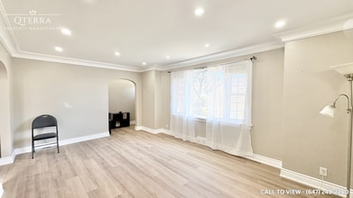 1052 King St E in Oshawa, ON - Building Photo - Building Photo