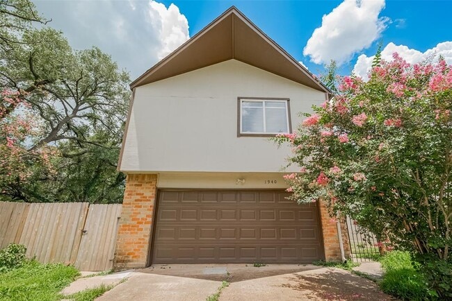 property at 1940 E Allegro St