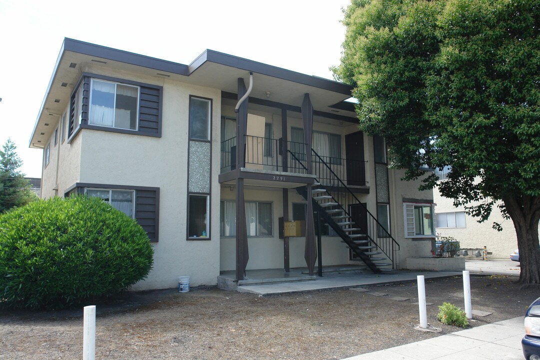 2191 Deborah Dr in Santa Clara, CA - Building Photo