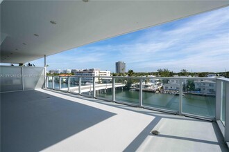 8425 Crespi Blvd in Miami Beach, FL - Building Photo - Building Photo