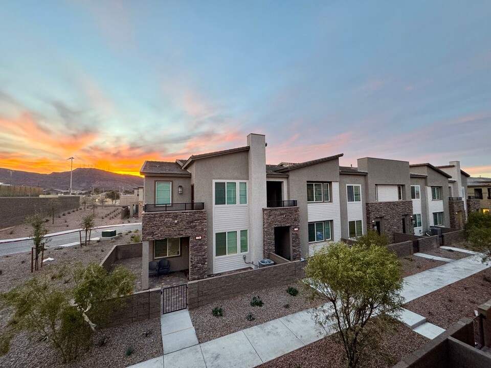 337 Laurel Peak Dr in Henderson, NV - Building Photo