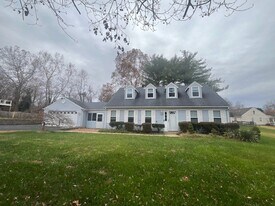2569 Laurel Branch Dr in Waldorf, MD - Building Photo