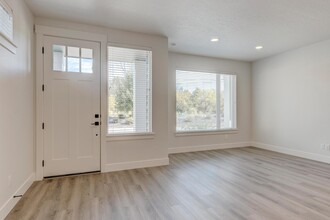516 E Heron Pk St in Garden City, ID - Building Photo - Building Photo