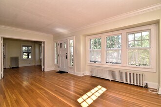 3180 Chadbourne Rd in Shaker Heights, OH - Building Photo - Building Photo