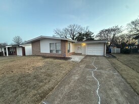 1475 Hollywood Ln in Florissant, MO - Building Photo