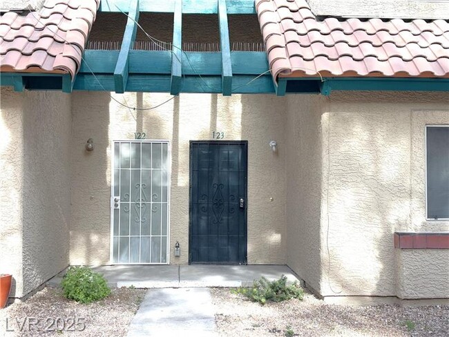 6750 Del Rey Ave, Unit #123 in Las Vegas, NV - Foto de edificio - Building Photo