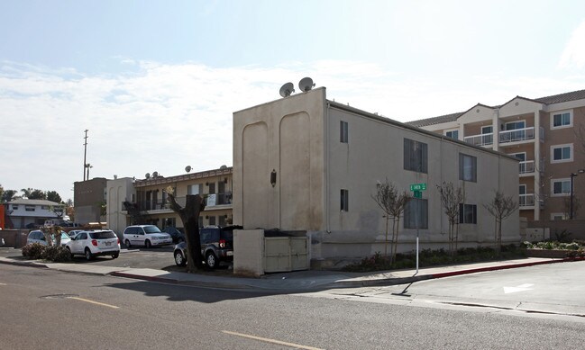 Crest Apartments in National City, CA - Building Photo - Building Photo