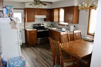 609 Gascoigne Dr in Waukesha, WI - Building Photo - Building Photo