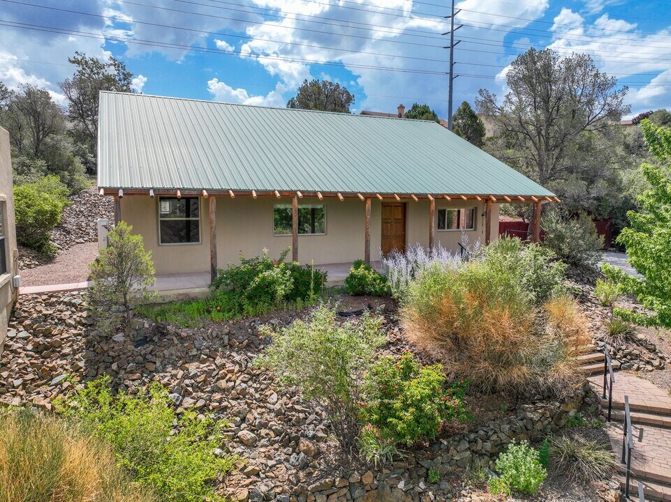 2445 Desert Willow Dr in Prescott, AZ - Building Photo