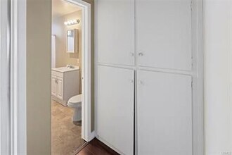 335 Cedar Ave in Long Beach, CA - Foto de edificio - Building Photo