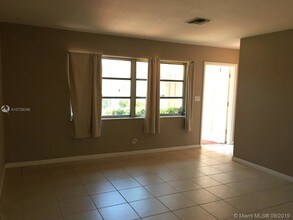 5941 NE 18th Ave-Unit -3 in Fort Lauderdale, FL - Building Photo - Building Photo