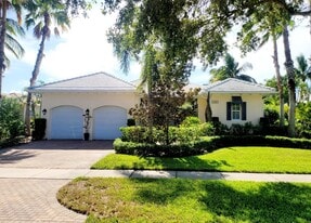 6585 Martinique Way in Vero Beach, FL - Building Photo