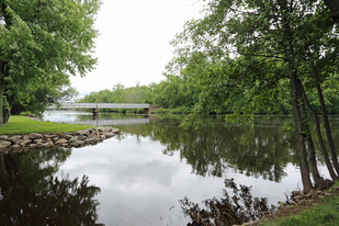 Island Place Apartments - On the River