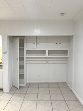 22700 Roscoe Blvd, Unit Studio Unit in West Hills, CA - Foto de edificio - Building Photo