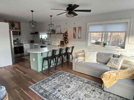 220 ME-133 in Winthrop, ME - Building Photo