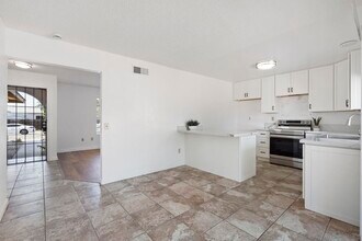 10625 Amantha Ave in San Diego, CA - Building Photo - Building Photo