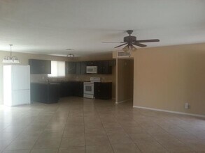 7955 W Fairmount Ave in Phoenix, AZ - Building Photo - Building Photo