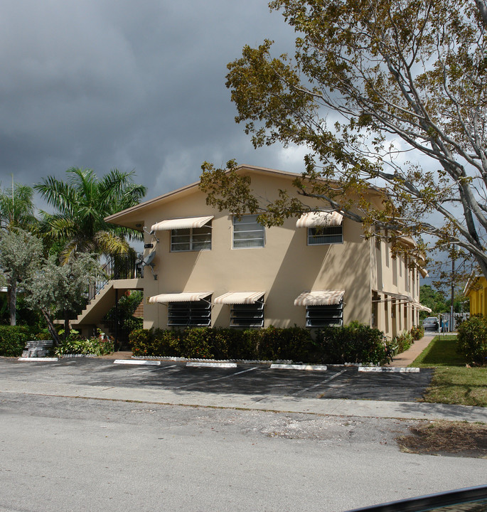 1649 Dewey St in Hollywood, FL - Building Photo