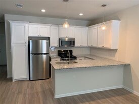 2313 N Hickory St in Sherman, TX - Building Photo