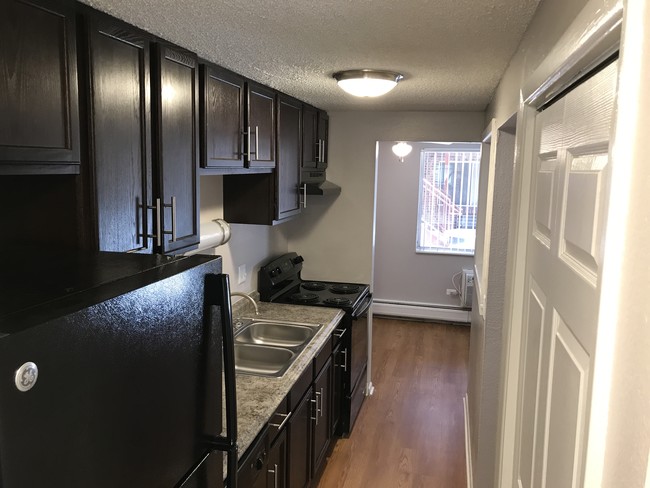 Garden Center Apartments in Broomfield, CO - Building Photo - Building Photo