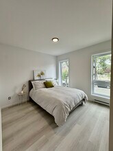 15 Guizot Rue E in Montréal, QC - Building Photo - Building Photo