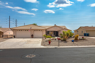 911 Pueblo Dr in Lake Havasu City, AZ - Foto de edificio - Building Photo