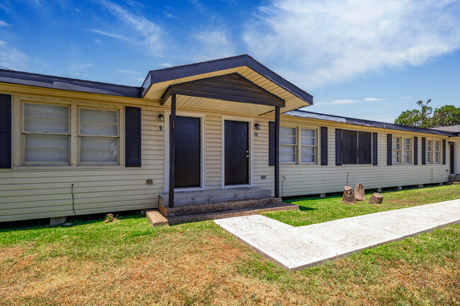 Legacy Apartment Homes in Corpus Christi, TX - Building Photo - Building Photo