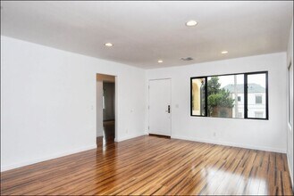 122 N HARPER Ave in Los Angeles, CA - Building Photo - Building Photo