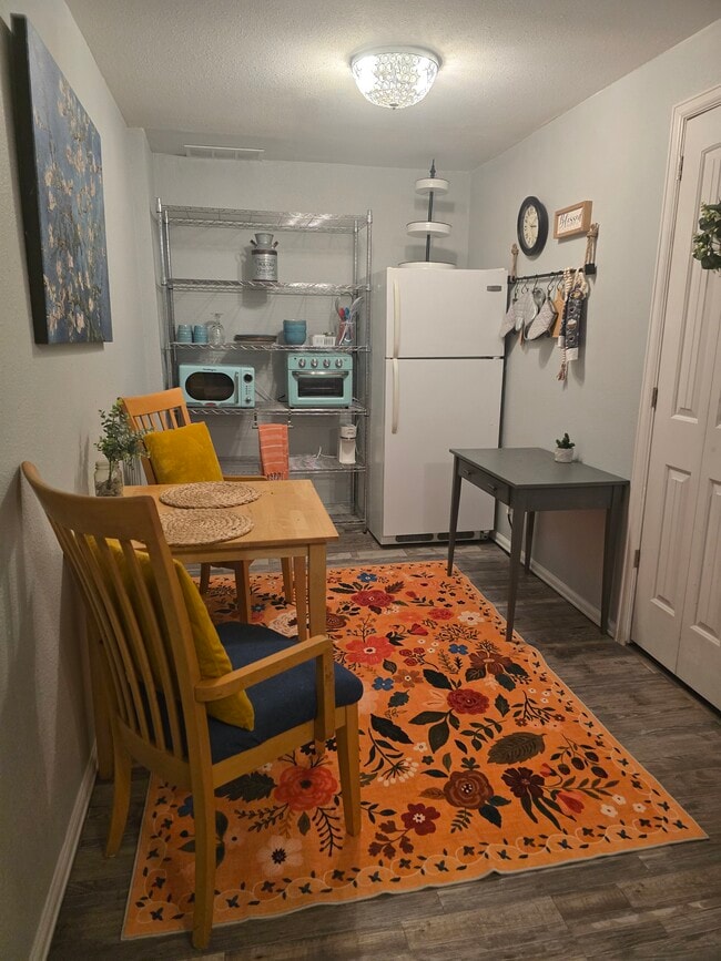19744 Applewood Ct, Unit Furnished Basement
